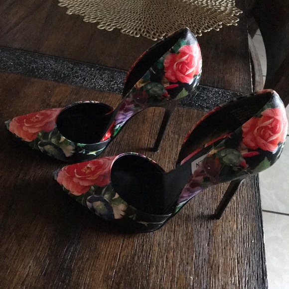 I dont wear heels any more - Picture 5 of 6